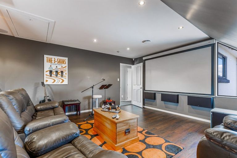 Photo of property in 15 Cellarmans Street, Te Atatu Peninsula, Auckland, 0610