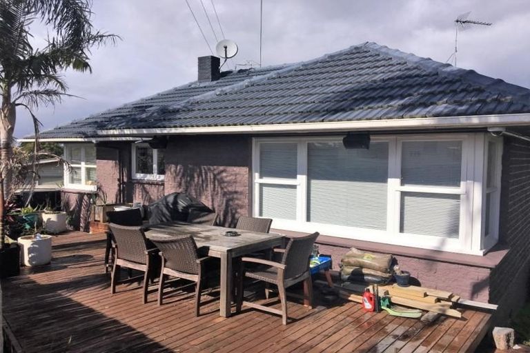 Photo of property in 31 Lyndhurst Road, Te Atatu South, Auckland, 0610