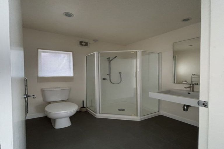 Photo of property in 12 Tiketike Way, Brooklyn, Wellington, 6021