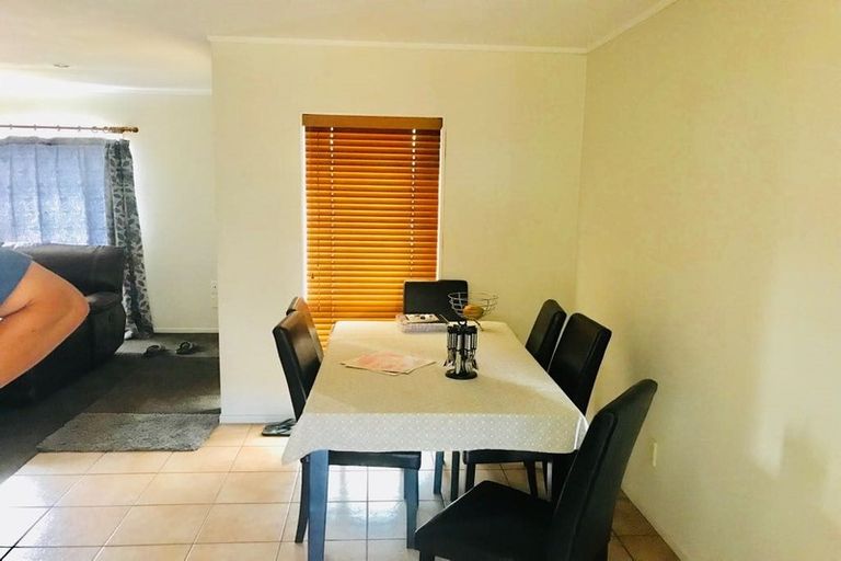 Photo of property in 90 Manuroa Road, Takanini, 2112