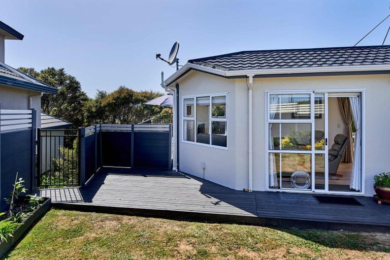 Photo of property in 39 James Cook Drive, Whitby, Porirua, 5024