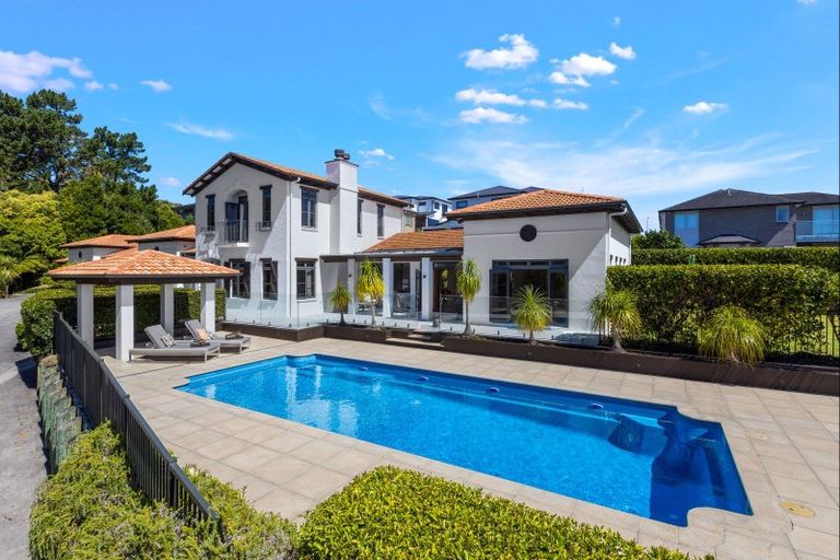 Photo of property in 21 Penwood Close, East Tamaki Heights, Auckland, 2016