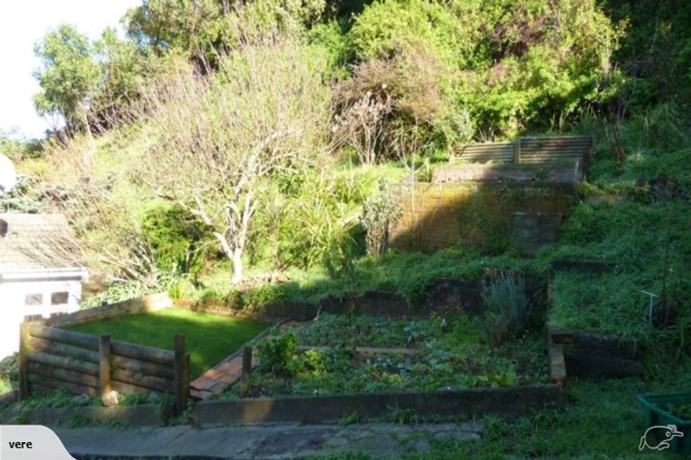 Photo of property in 29 Melrose Road, Island Bay, Wellington, 6023