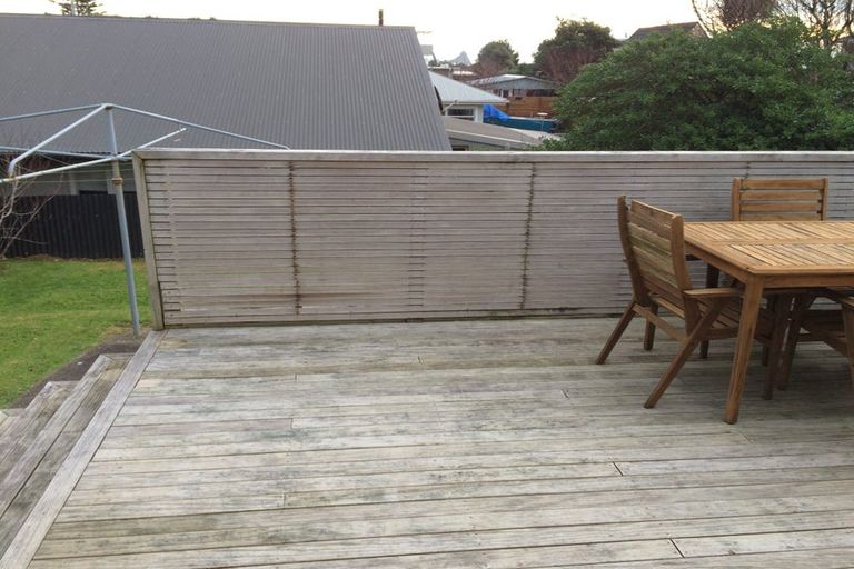 Photo of property in 40-40a Hamblyn Street, Strandon, New Plymouth, 4312