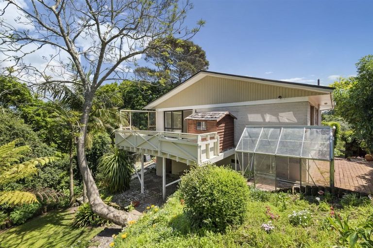 Photo of property in 17 Kororo Street, Northcote, Auckland, 0627