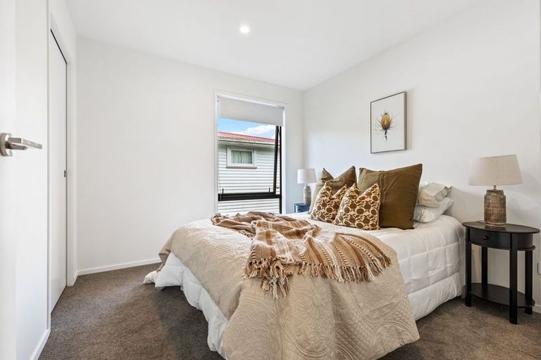 Photo of property in 21 Divich Avenue, Te Atatu South, Auckland, 0610