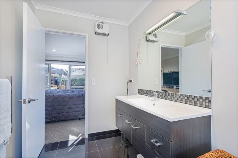 Photo of property in 40 Leeward Drive, Whitianga, 3510