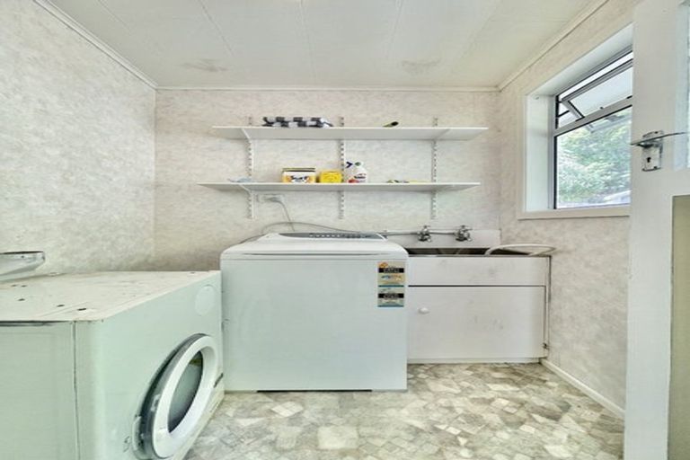 Photo of property in 34 Arapiko Street, Johnsonville, Wellington, 6037