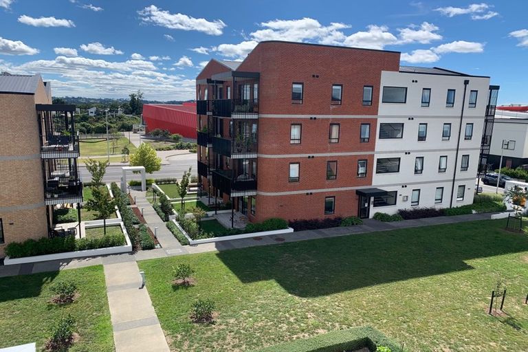 Photo of property in 213/81 Mapou Road, Hobsonville, Auckland, 0616