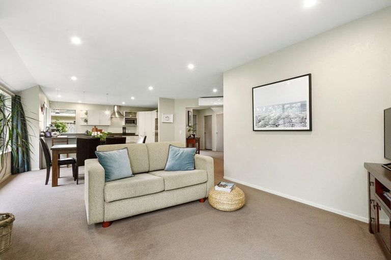 Photo of property in 6a Luckie Street, Tawa, Wellington, 5028