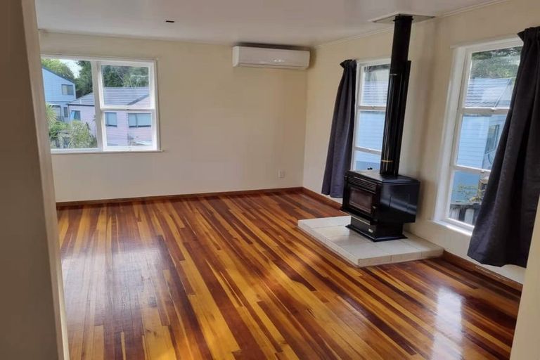Photo of property in 13 View Road, Glenfield, Auckland, 0627