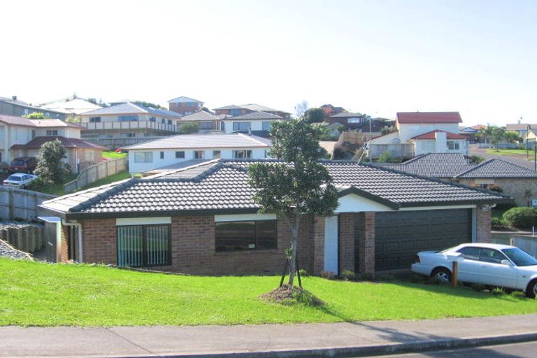 Photo of property in 1 San Carlo Court, Henderson, Auckland, 0612