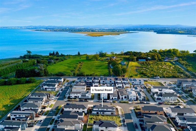 Photo of property in 1 Toanui Road, Hobsonville, Auckland, 0616