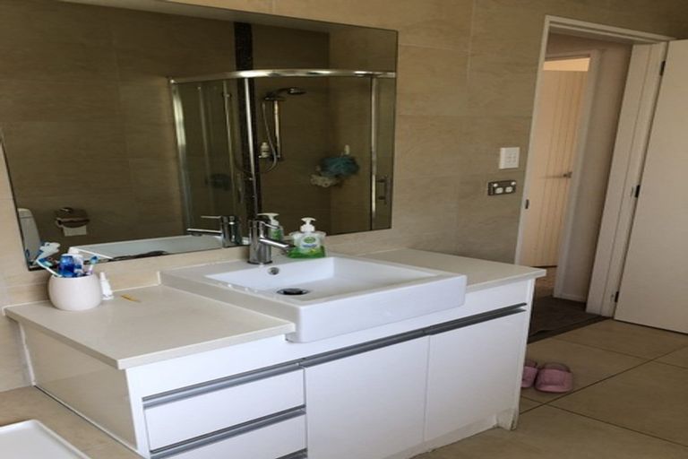 Photo of property in 1 Castlederg Drive, Flat Bush, Auckland, 2019