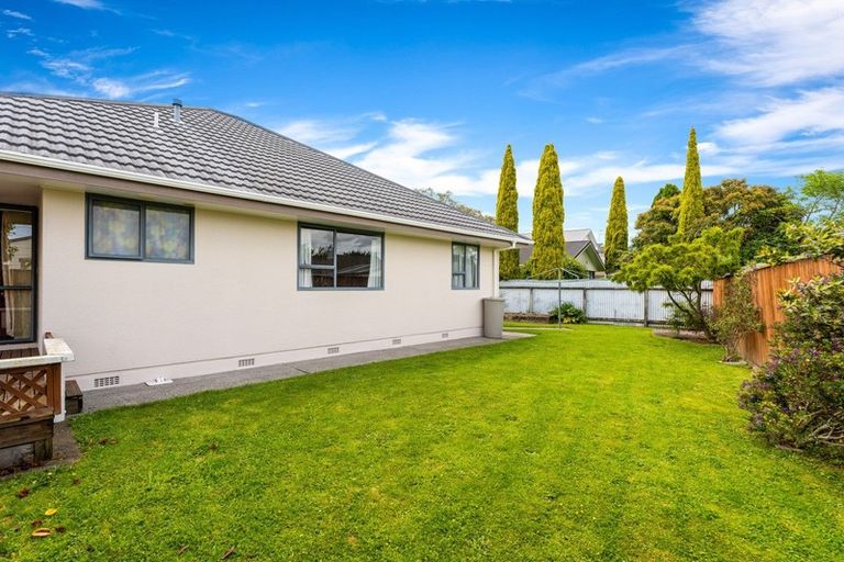 Photo of property in 10 Comeskey Grove, Elderslea, Upper Hutt, 5018
