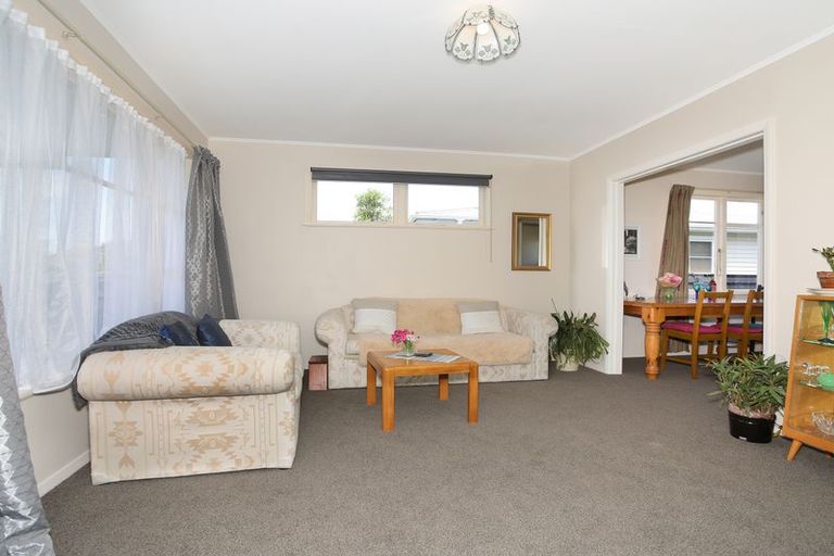 Photo of property in 4 Newcastle Street, Hokowhitu, Palmerston North, 4410