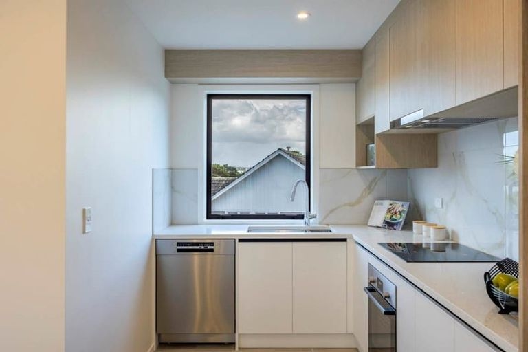 Photo of property in 8/8 Sheehan Road, Te Atatu South, Auckland, 0610