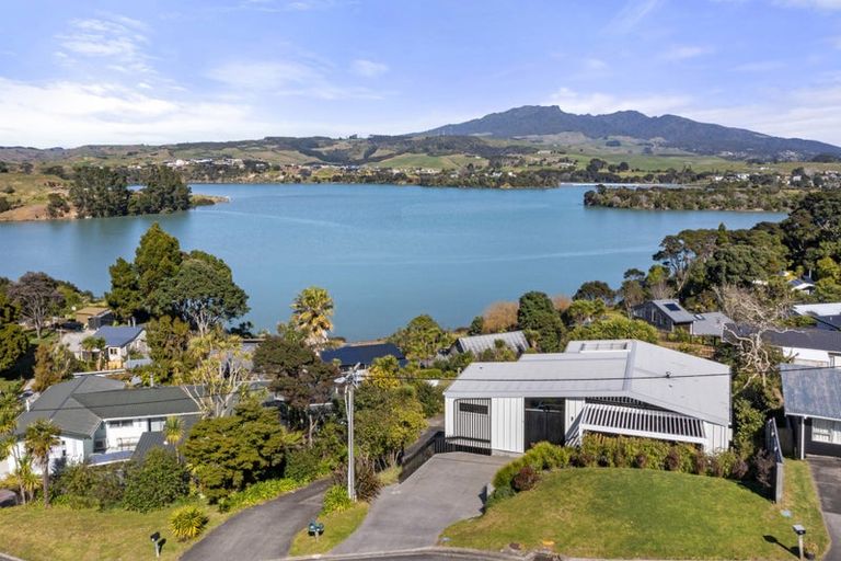 Photo of property in 21 Point Street, Raglan, 3225