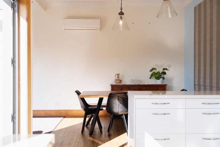 Photo of property in 180 Victoria Road, Saint Clair, Dunedin, 9012