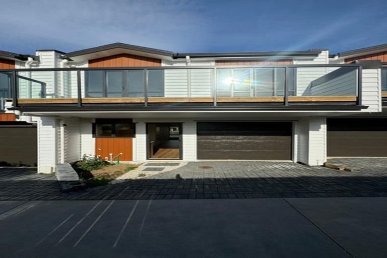 Photo of property in 1d Hollinbrigg Place, Manurewa, Auckland, 2102