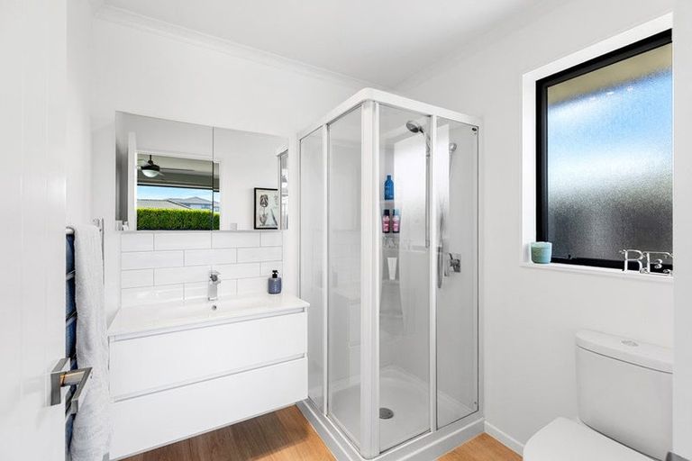 Photo of property in 17 Eyrewell Road, Pegasus, 7612