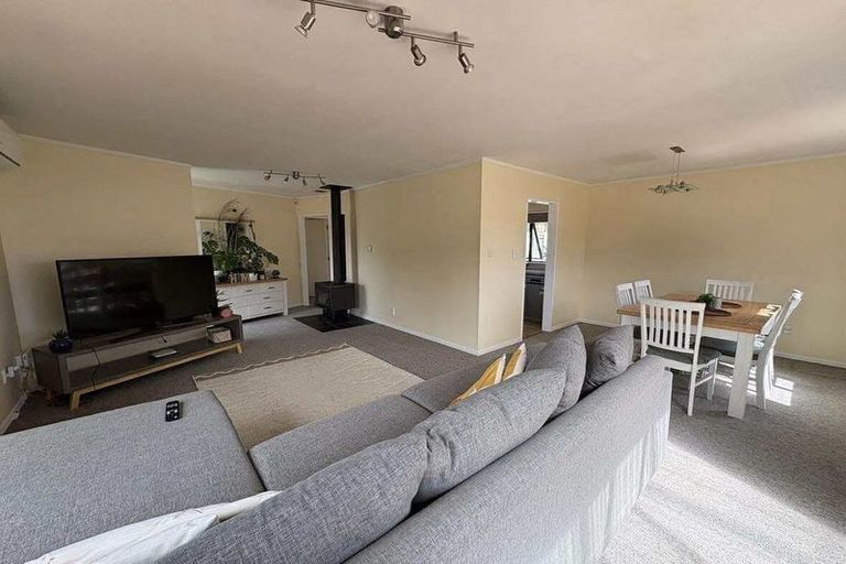 Photo of property in 3 Fenchurch Grove, Stokes Valley, Lower Hutt, 5019