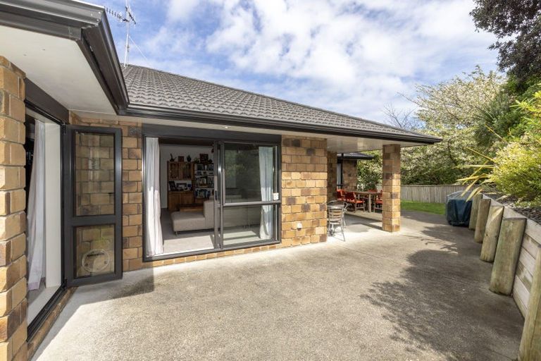 Photo of property in 33 Gandalf Crescent, Paraparaumu, 5032
