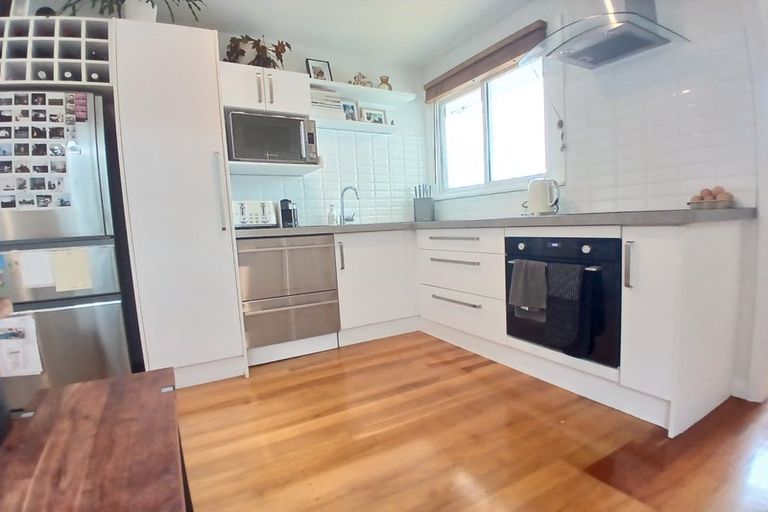 Photo of property in 5 Beazley Avenue, Paparangi, Wellington, 6037