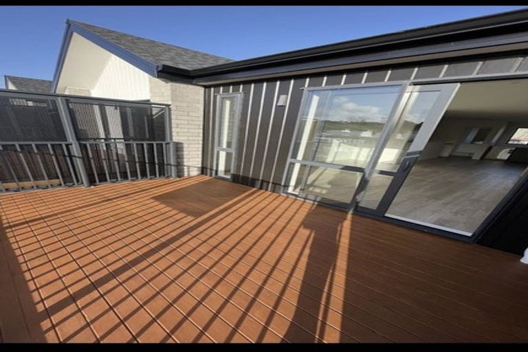 Photo of property in 6 Parenga Lane, Kumeu, 0810