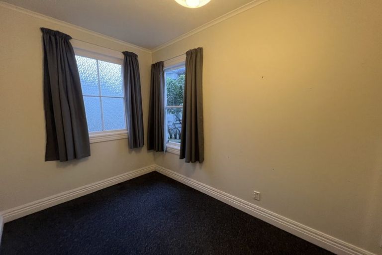 Photo of property in 27 Shannon Street, Mount Victoria, Wellington, 6011