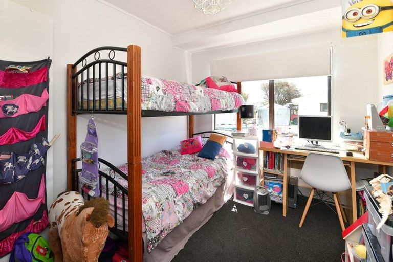 Photo of property in 2/117 Parkhurst Road, Parakai, 0830