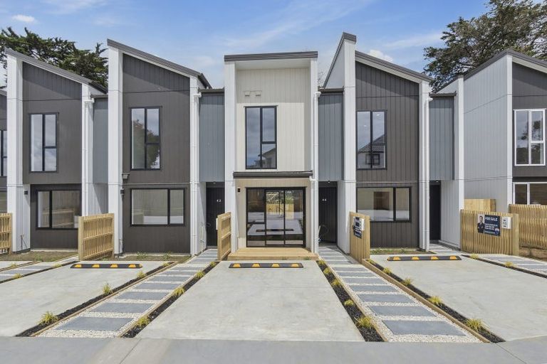 Photo of property in 143 Sykes Road, Weymouth, Auckland, 2103