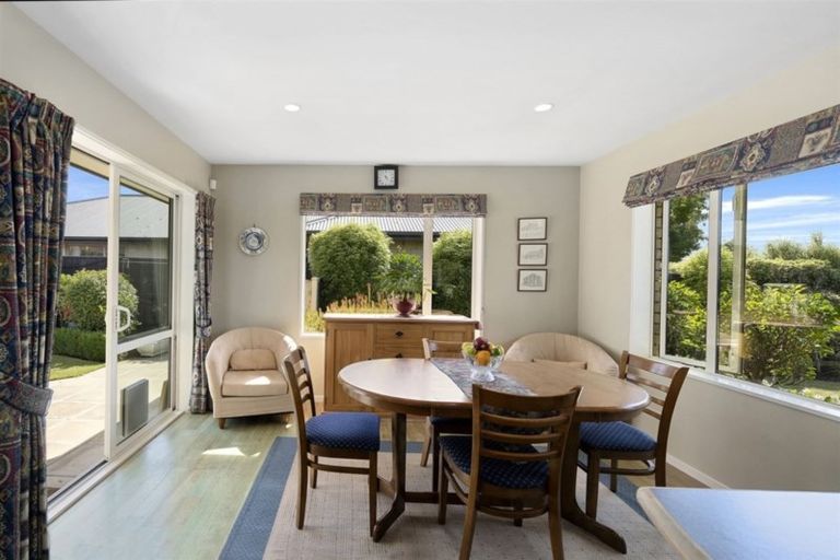 Photo of property in 6 Ross Place, Northwood, Christchurch, 8051