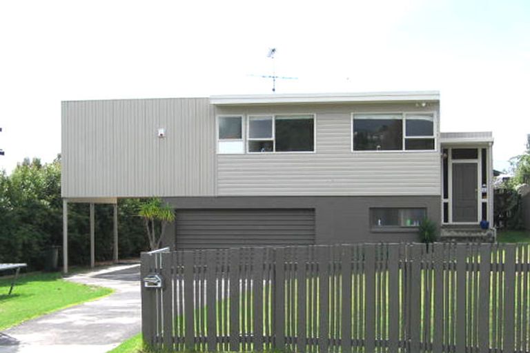 Photo of property in 6 Cezanne Place, New Lynn, Auckland, 0600