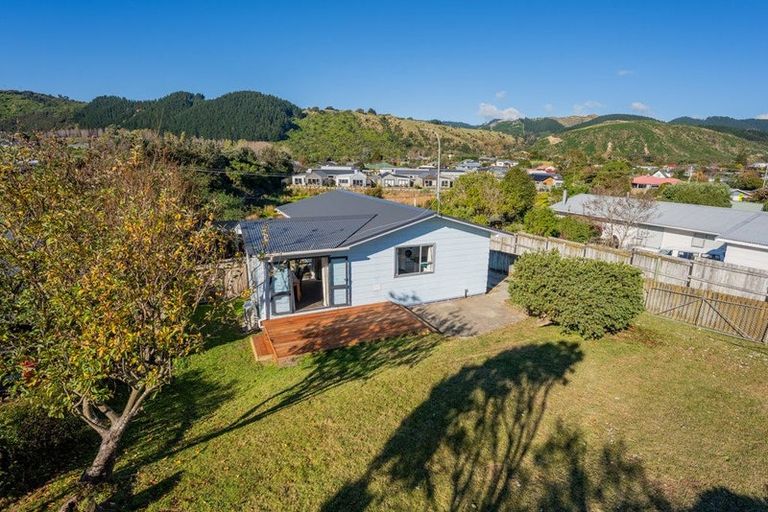 Photo of property in 410 Mazengarb Road, Paraparaumu, 5032
