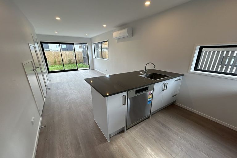 Photo of property in 27 Whati Lane, Henderson, Auckland, 0612