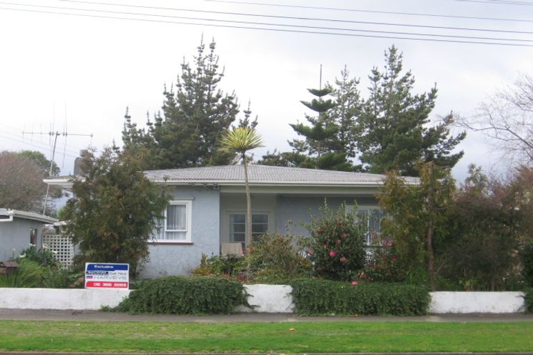 Photo of property in 37 Mckenzie Street, Levin, 5510
