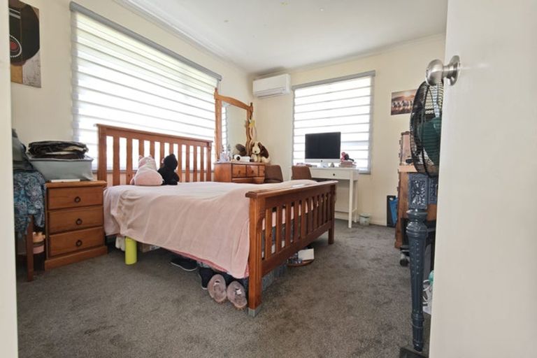 Photo of property in 36 Hewlett Road, Massey, Auckland, 0614