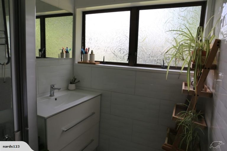 Photo of property in 2/4 Lionel Sharp Place, Pukekohe, 2120