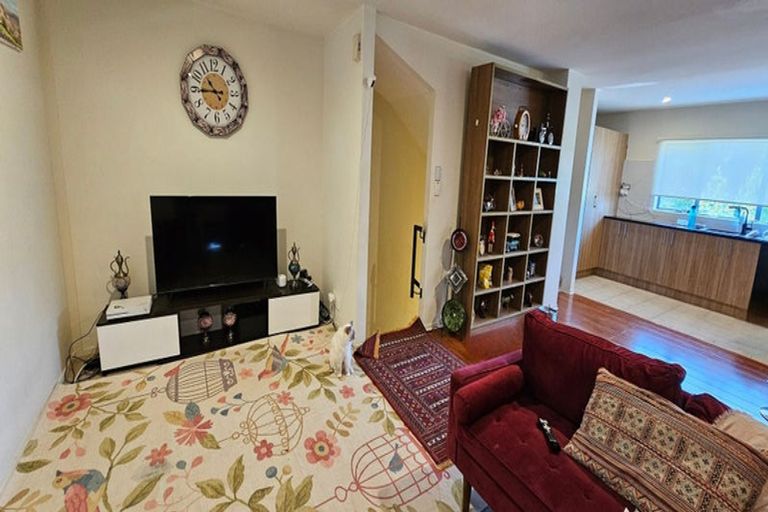 Photo of property in Krisley Court, 25/6 Ambrico Place, New Lynn, Auckland, 0600