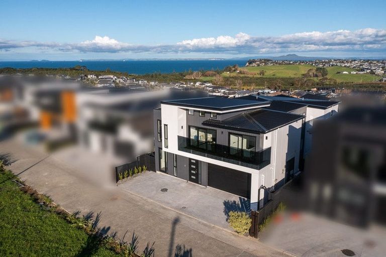 Photo of property in 218 Vaughans Road, Long Bay, Auckland, 0792