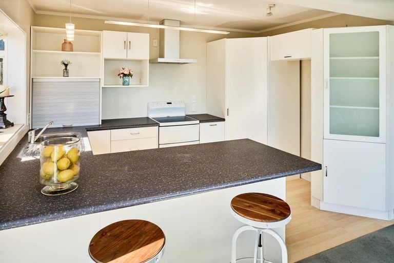 Photo of property in 79 Moana Road, Plimmerton, Porirua, 5026