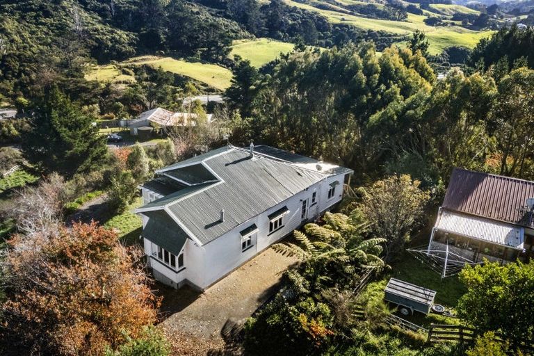 Photo of property in 8 Mount Cecil Road, Moonshine Valley, Porirua, 5381