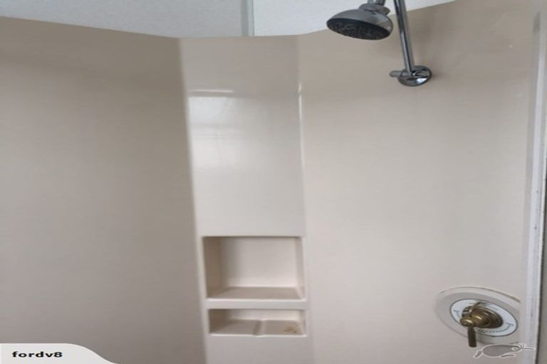 Photo of property in 39 Exeter Crescent, Takaro, Palmerston North, 4412