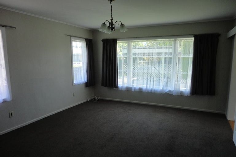Photo of property in 620a Te Atatu Road, Te Atatu Peninsula, Auckland, 0610