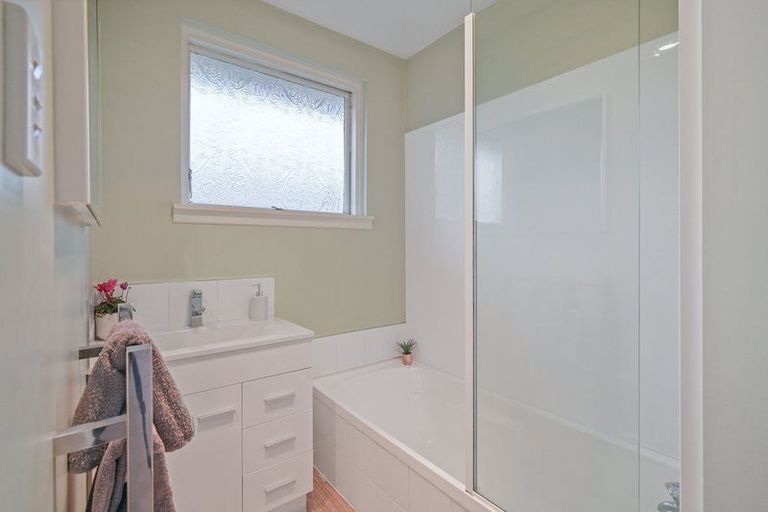 Photo of property in 9 Ruakaka Street, Hornby, Christchurch, 8042