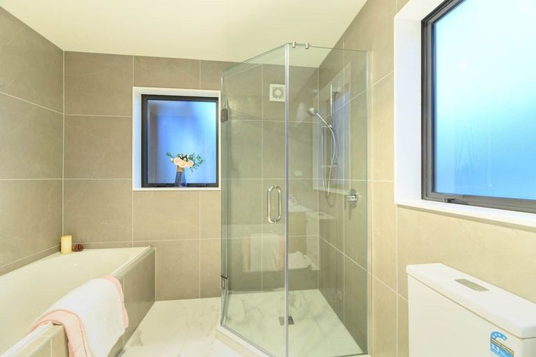 Photo of property in 24d Nikau Street, New Lynn, Auckland, 0600