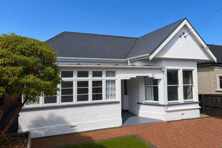 Photo of property in 12 Coughtrey Street, Saint Clair, Dunedin, 9012