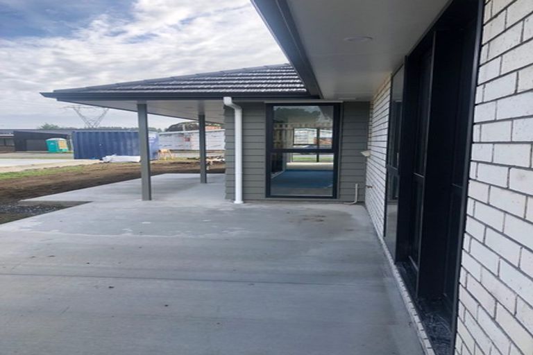 Photo of property in 6 Kaiwaru Place, Waikanae, 5036