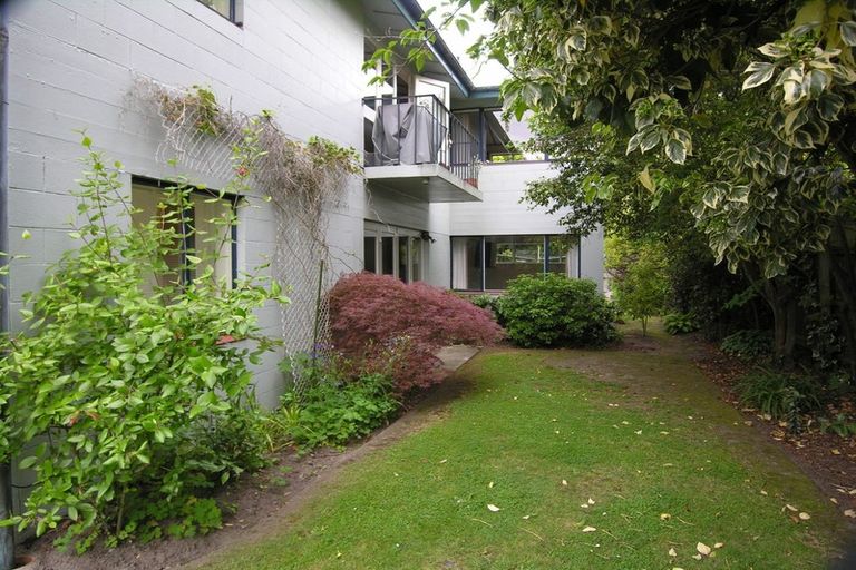 Photo of property in 28 Glandovey Road, Fendalton, Christchurch, 8052